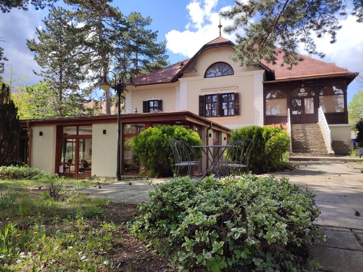Imola Garden Vendeghaz Hotel Balatonfured Bagian luar foto
