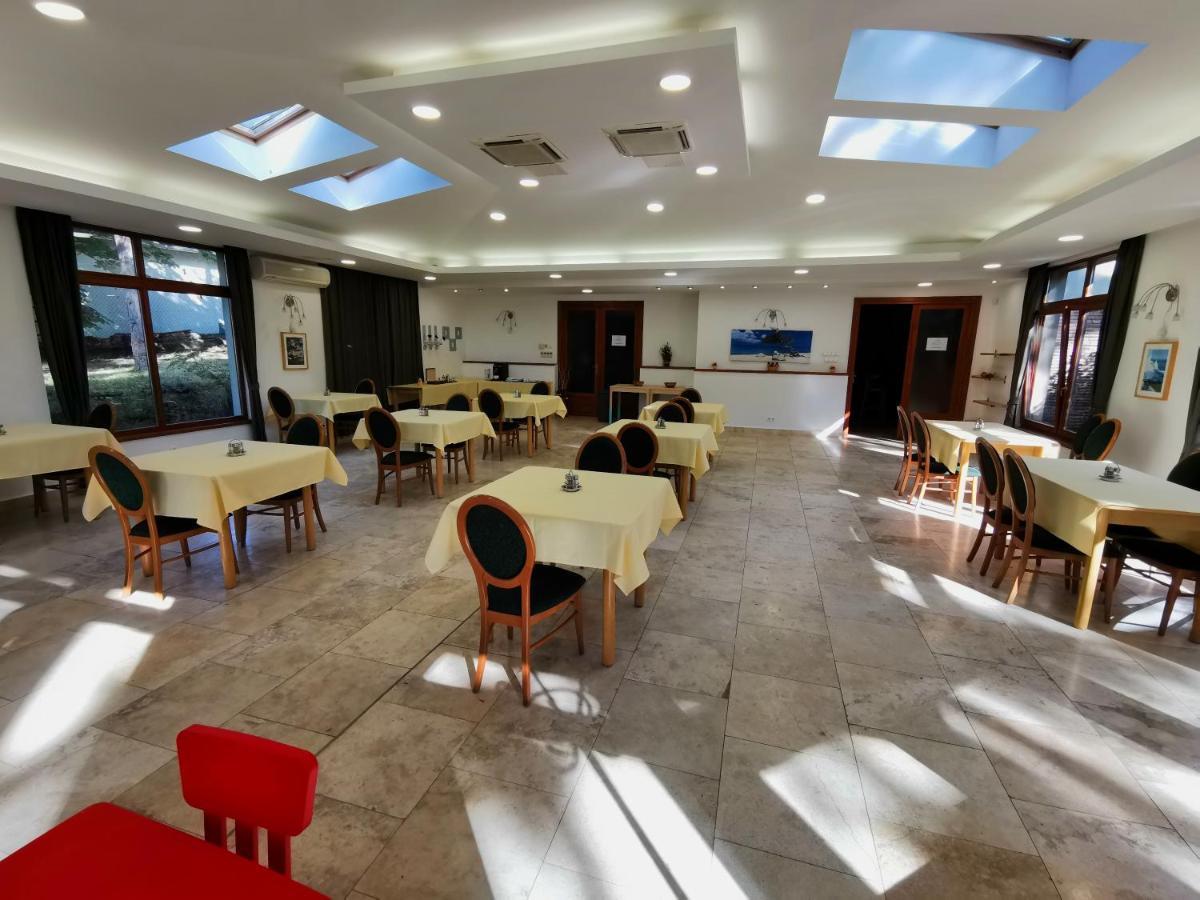 Imola Garden Vendeghaz Hotel Balatonfured Bagian luar foto