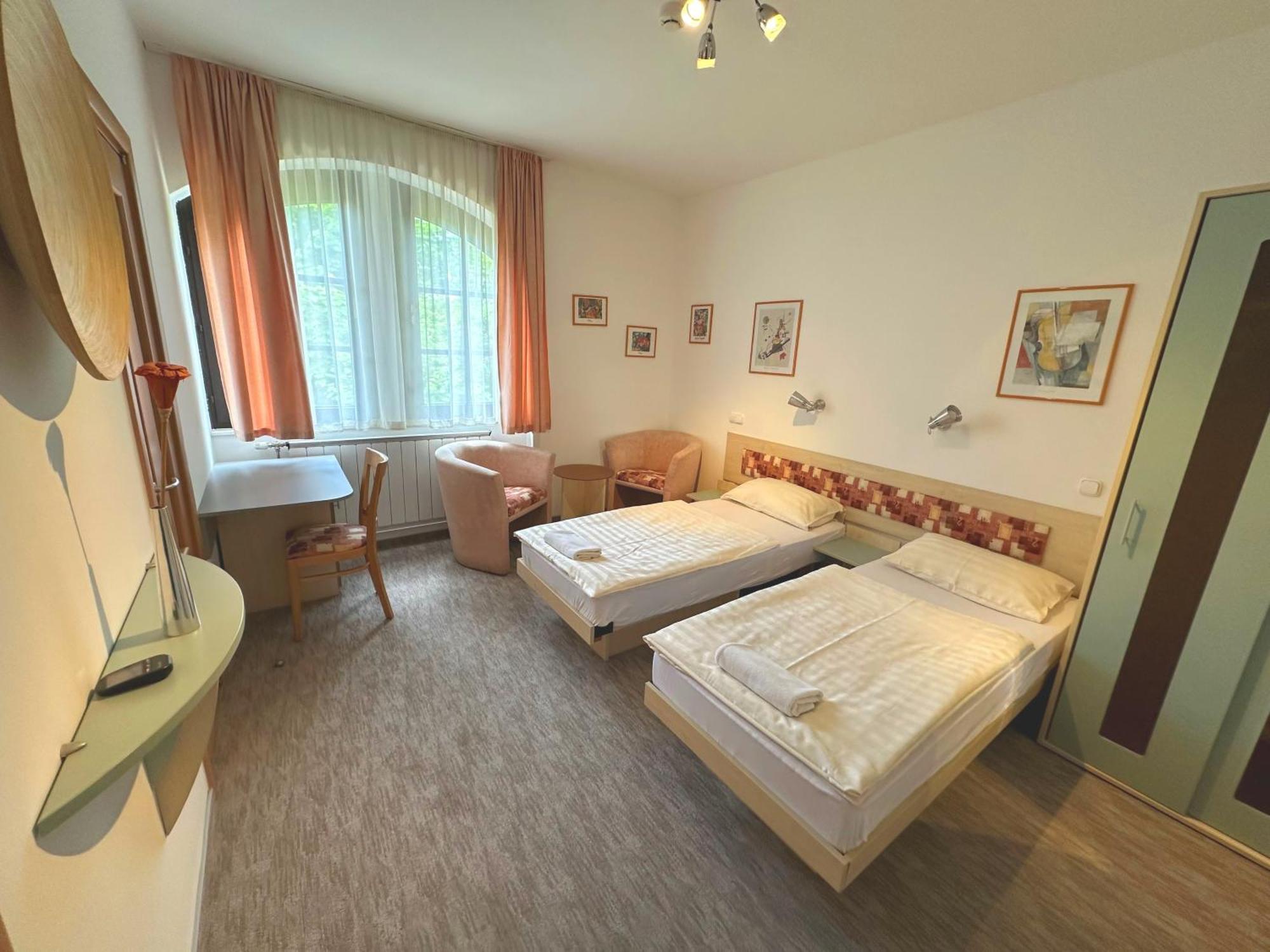 Imola Garden Vendeghaz Hotel Balatonfured Bagian luar foto
