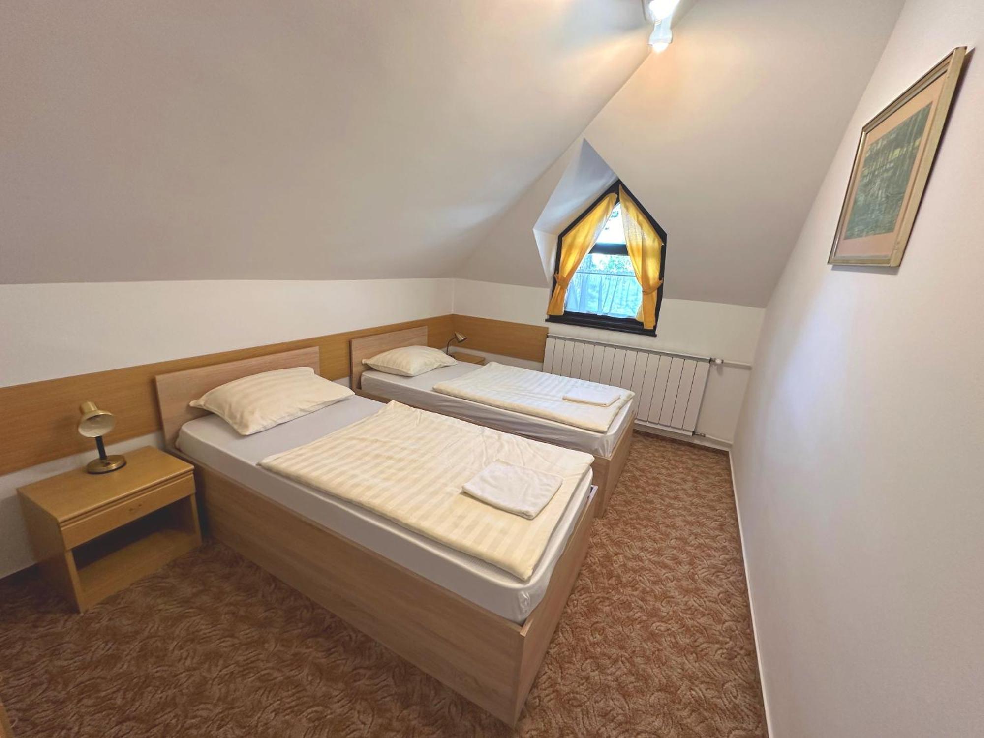 Imola Garden Vendeghaz Hotel Balatonfured Bagian luar foto